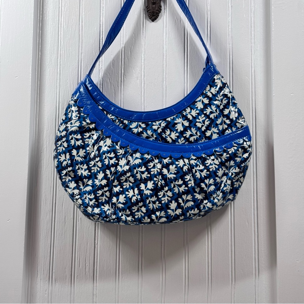 Vera Bradley Blue Frill Vintage White Shoulder Bag with Geometric Pattern EUC